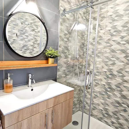 90m2, Climatise 3 Lejlighed Nice