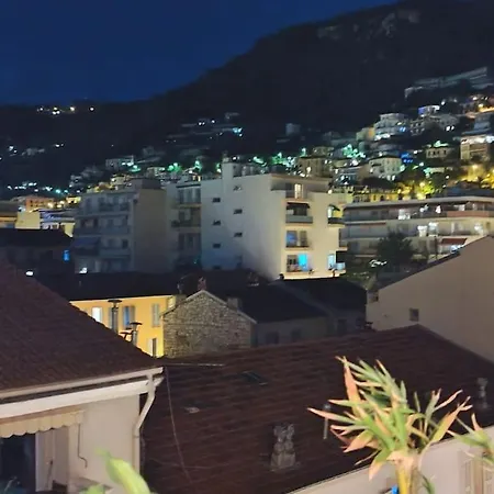 Lägenhet 90m2, Climatise 3 *