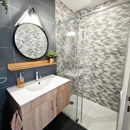 90m2, Climatise 3 Lägenhet Nice